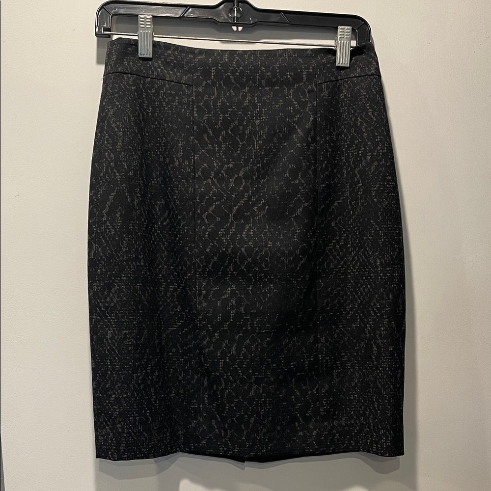 Tahari Black Pencil Skirt, Size 6